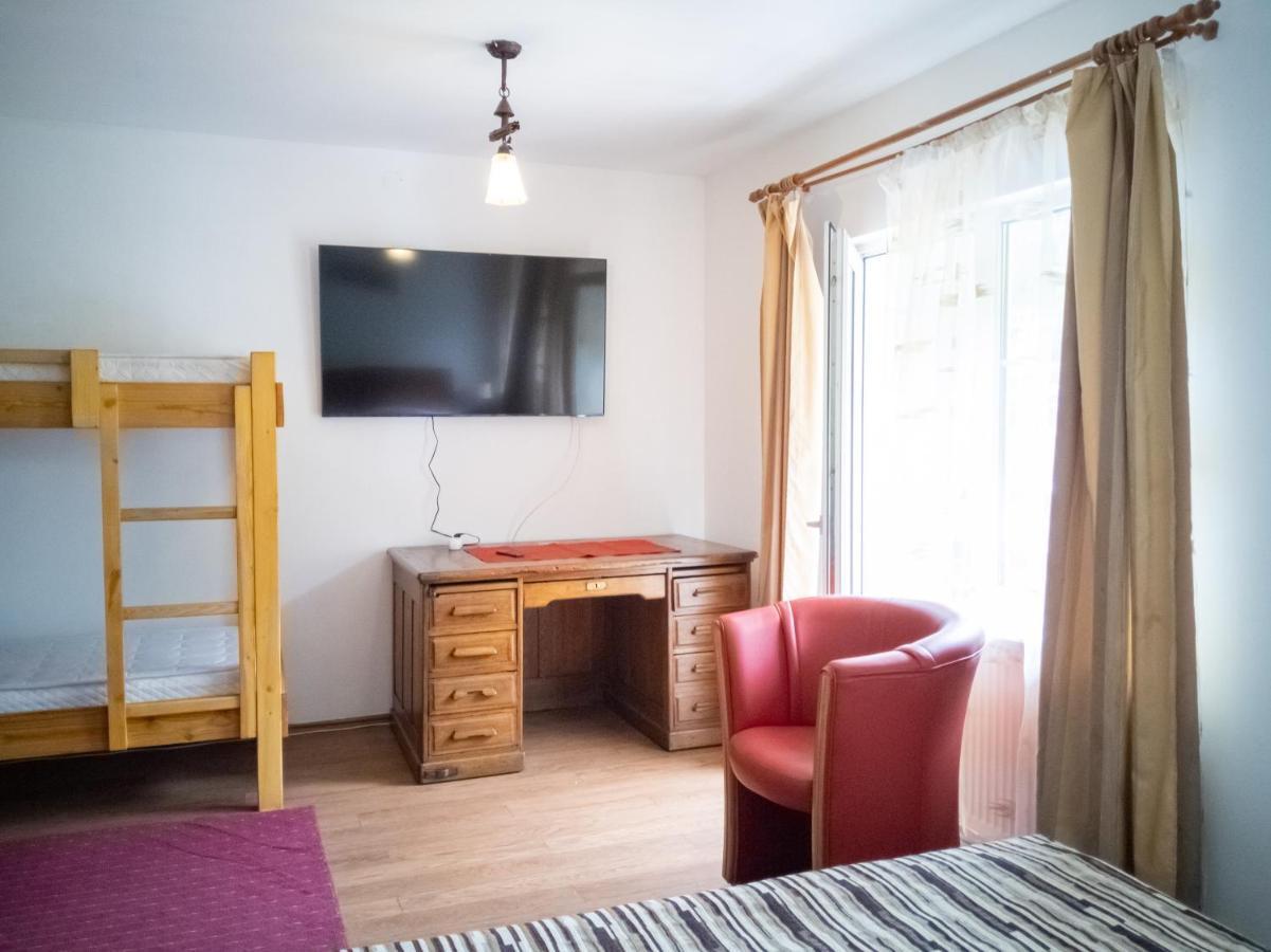 Pensiunea Amada Leresti Bagian luar foto